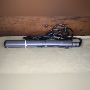 InfinitiPro By Conair Tourmaline Ceramic Flat Iron 1 Inch CS710NRN - B381